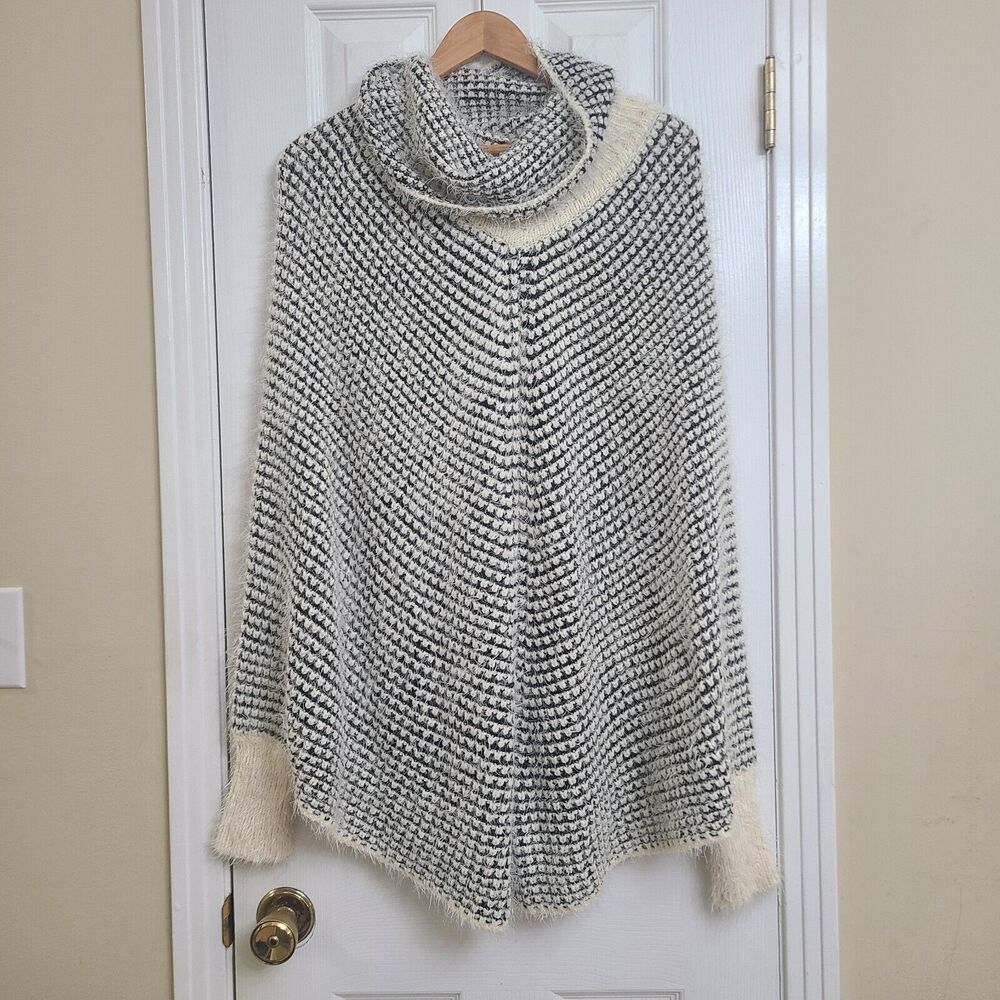 Freeway Textured Fuzzy Black Cream Poncho Cape Sweater Oversized Comfy Size M